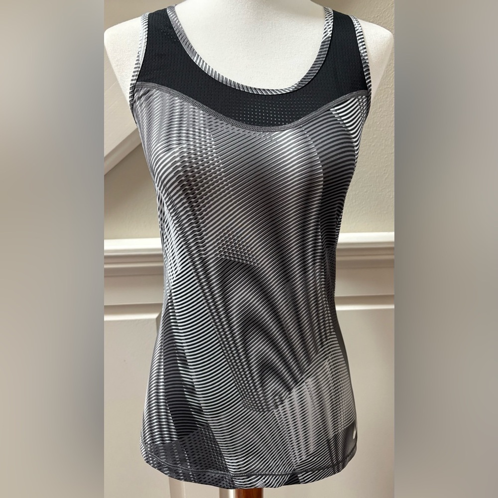 Nike Black & Gray Dri-FIT Workout, Running, Yoga, Tennis Training Tank-Small